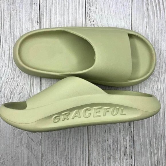 Womens Slides Small New Green Slipper Sandals‎ Shower Slip On House Shoes - Picture 5 of 5